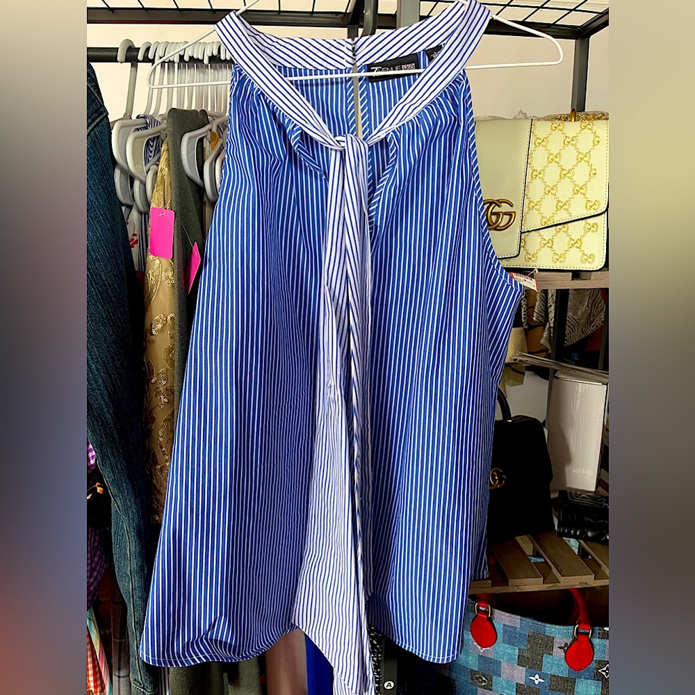 NWOT: Large; New York & Co. Sleeveless Top with Tie Front and Keyhole back.